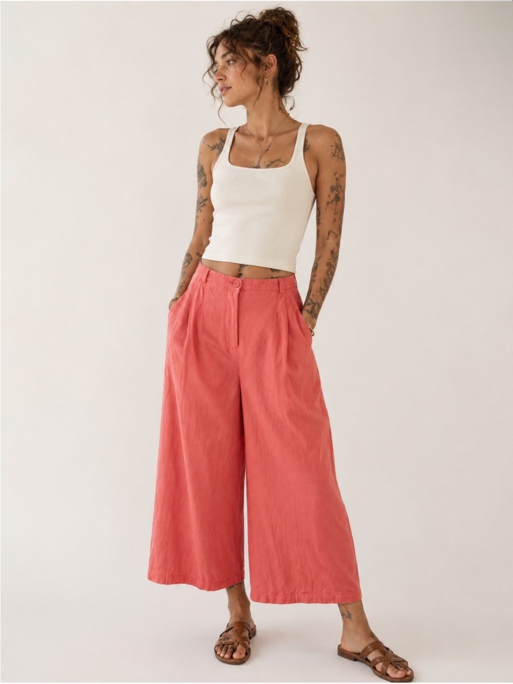 ModCloth M Spanish Coral
Wide Leg Cropped Pants Retro Vintage Look Colorful Fun